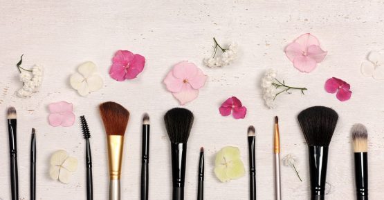 make-up-brushes-arrangement-